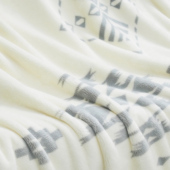 Pendleton Plush Throw, Birch Tree - Picture 2 of 4